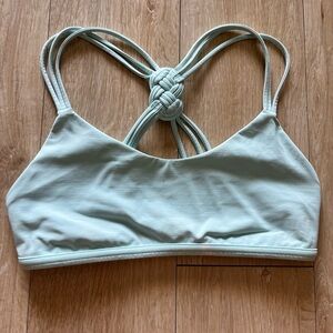 Lululemon size 6 mint green sports bra